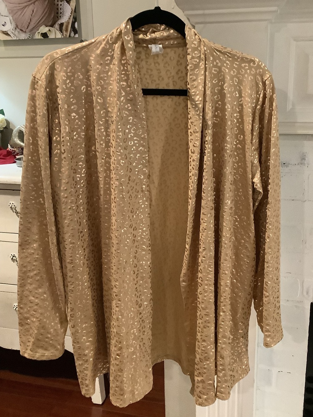 Acting Pro Beige Cardigan with Rose-Gold Leopard Print